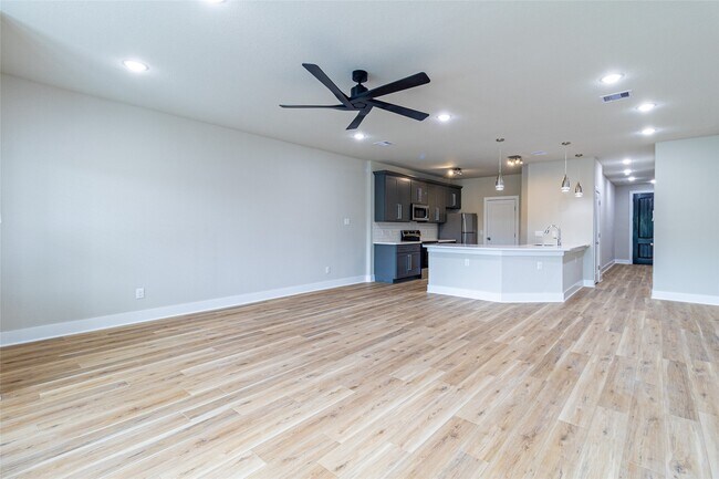 Building Photo - 9101 Noel St