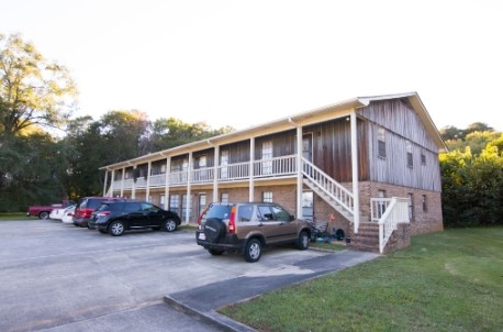 Building Photo - Colonial Square