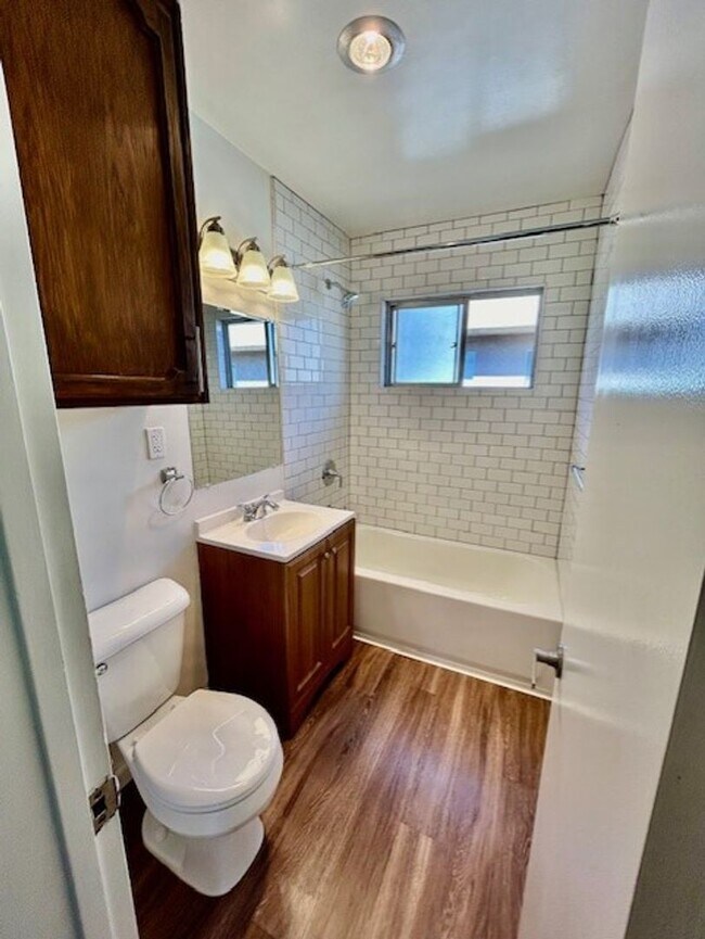 Building Photo - Upgraded 1 Bed/1 Bath in University Heights