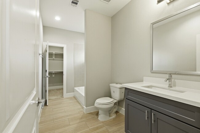 Building Photo - 1222 Upton St