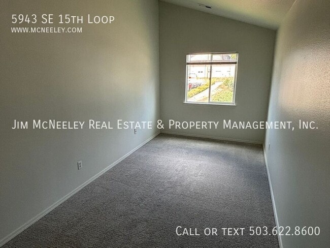 Building Photo - 5943 SE 15th Loop