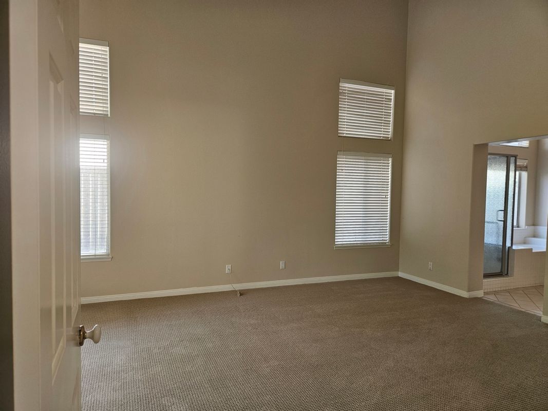 Building Photo - 2611 Uranium Dr