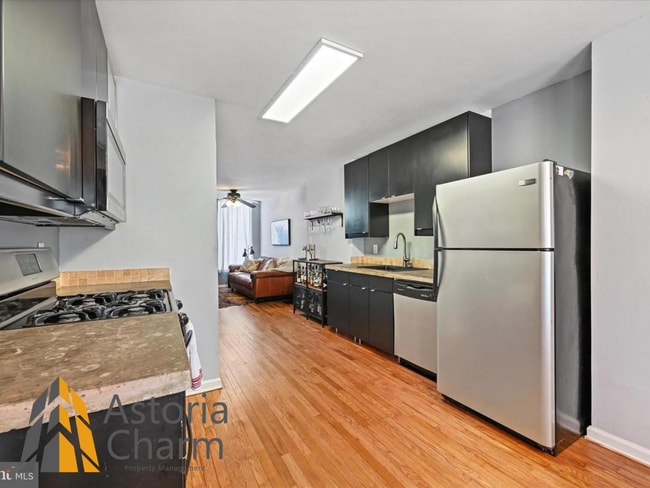 Building Photo - Beautifully Renovated 2-Bed, 1-Bath with P...