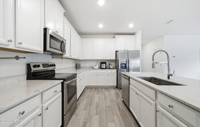 Building Photo - 9846 Lemon Balm Wy