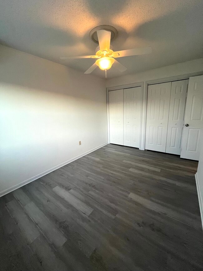 Building Photo - 41C White Farms Rd