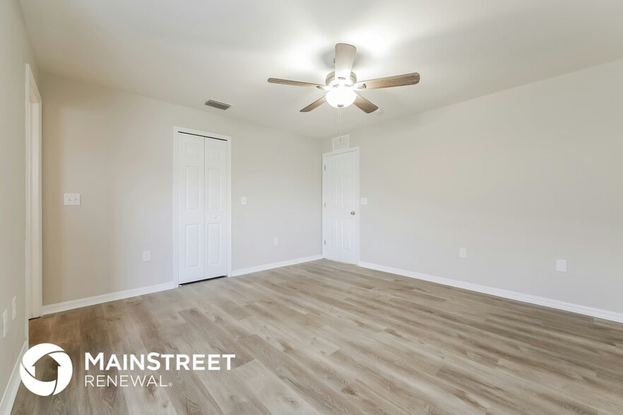 Building Photo - 3906 11th St W