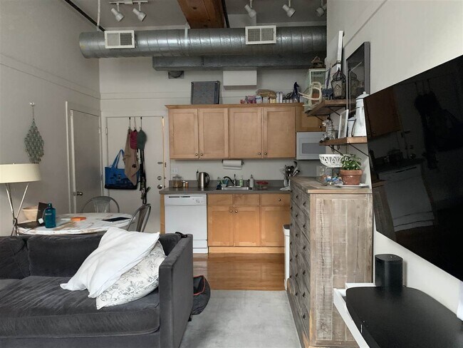 Building Photo - 1017 Jefferson St