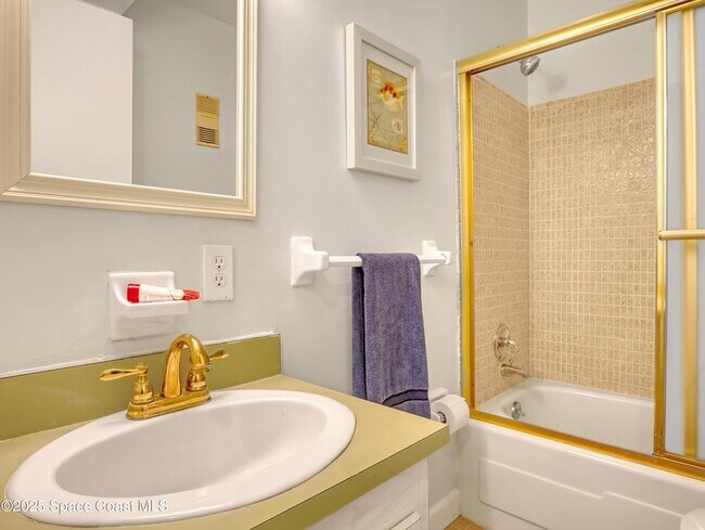 Building Photo - 170 Paradise Blvd