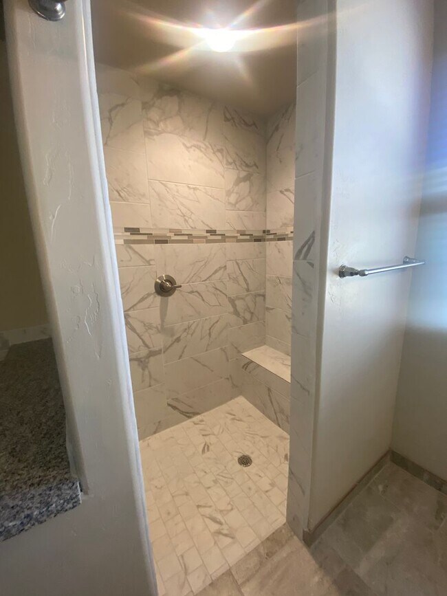 Building Photo - Newer 3 Bedroom+ Office Near Red Hawk Golf...