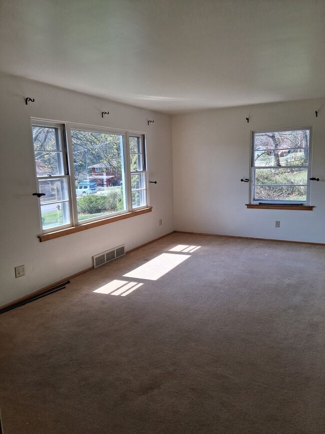 Building Photo - 3 BR/2 B  Single Family Home in suburb community of LaVale