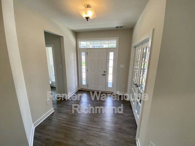 Building Photo - 4701 Mnr Xing Pl.