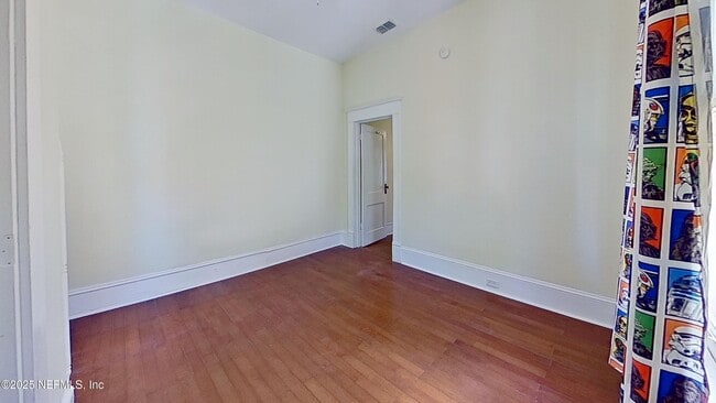 Building Photo - 343 7th St W