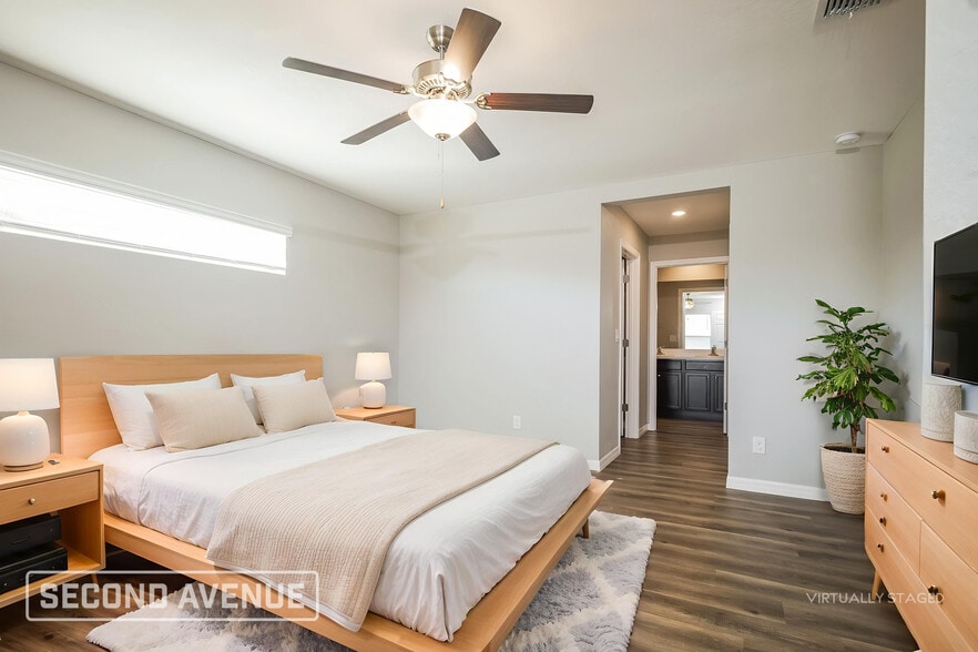 Building Photo - 930 NE 16th Terrace