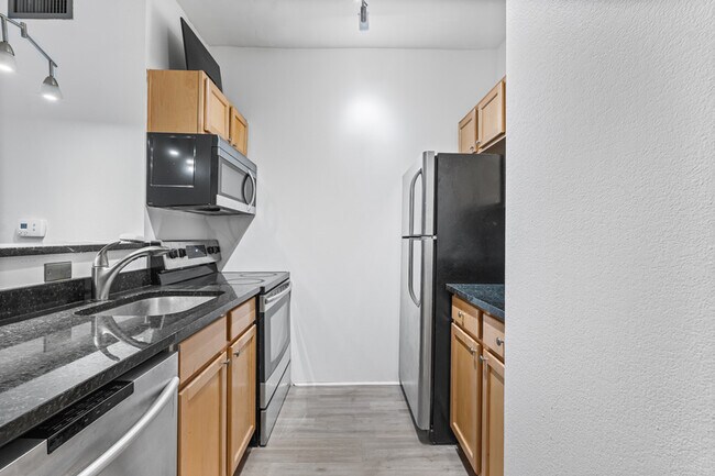 Building Photo - 444 17th St