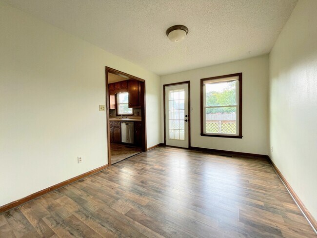 Building Photo - 112 Hazelwood Dr