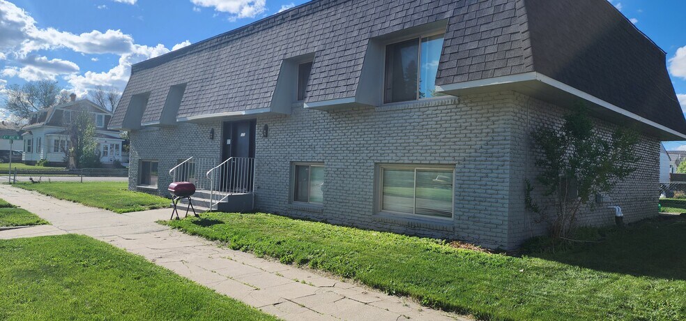 Primary Photo - 522 5th St W