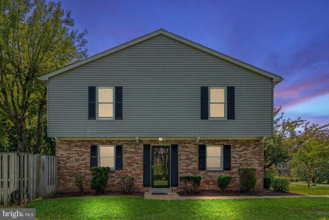 Building Photo - 15001 Cherrydale Dr
