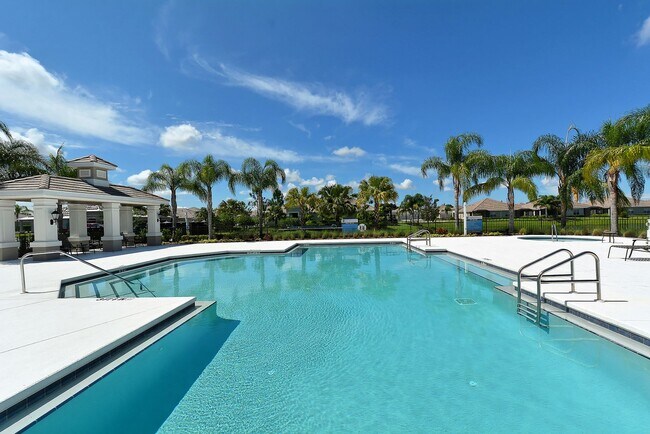 Building Photo - 2/2 plus den Villa in Fairfield with a 2 car garage