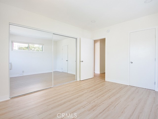 Building Photo - 2027 Vista Del Mar Ave