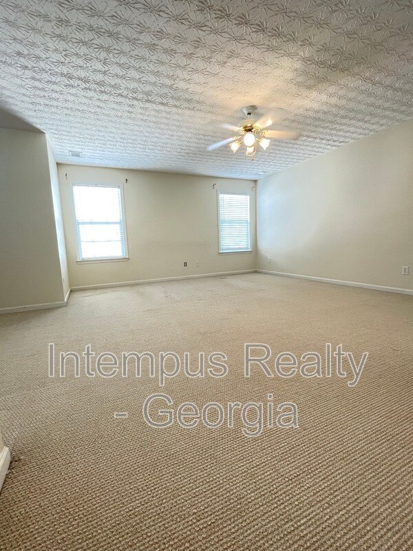 Building Photo - 2054 Pierce Way