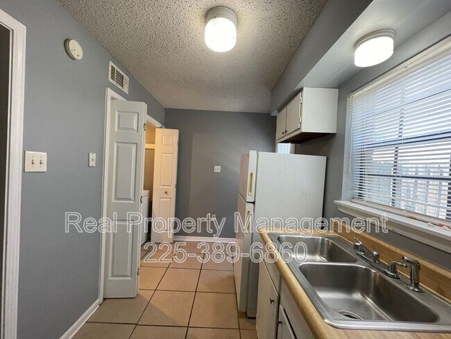 Building Photo - 1724 Brightside Dr