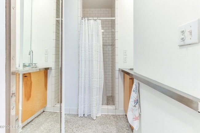 Building Photo - 2979 S County Hwy 395