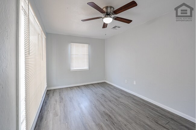 Building Photo - 1Bed/1Bath House at 32nd St/Thomas! Ready for Immediate Move-In! -- NO HOA!