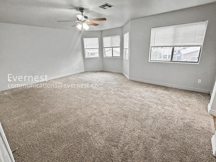 Building Photo - 2210 N 91st Ln