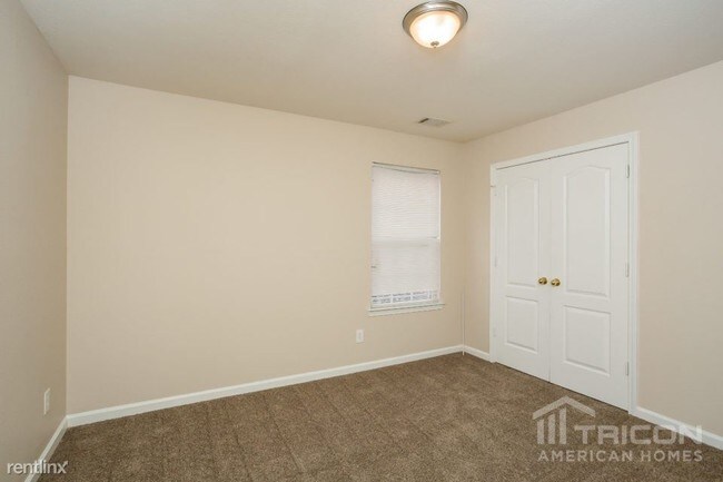 Building Photo - 235 Lakeview Trail