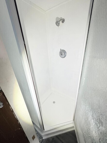 Building Photo - 833 N Michigan St