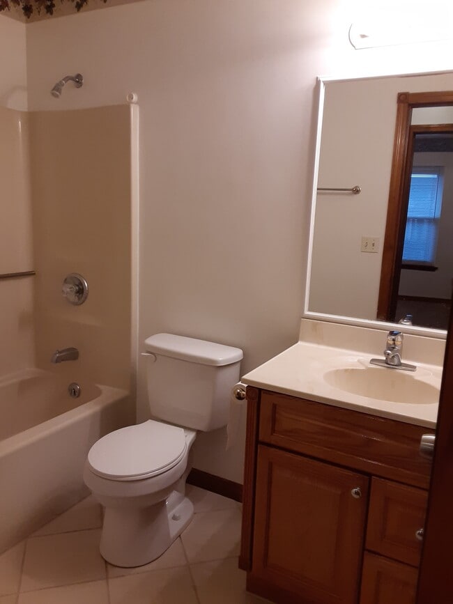 Building Photo - 1933 Estival St