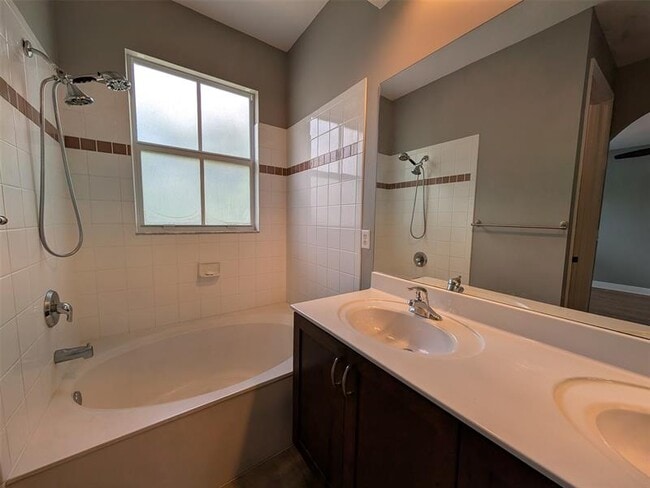 Building Photo - 2851 Prospect Rd