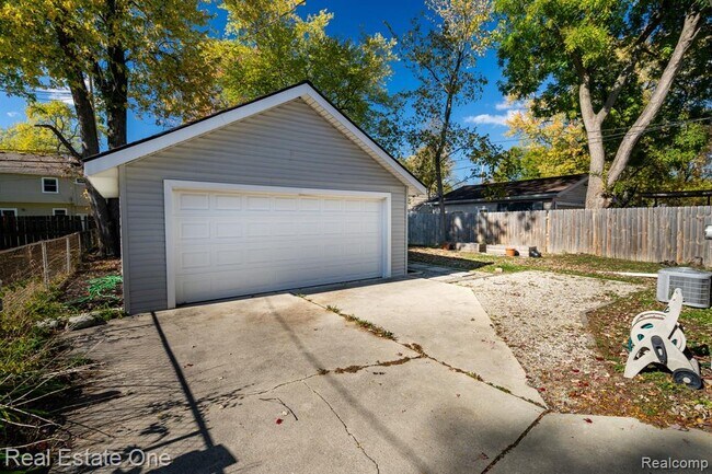 Building Photo - 2989 Cummings Ave