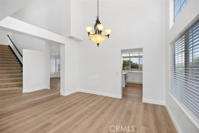 Building Photo - 2 Crystalglen