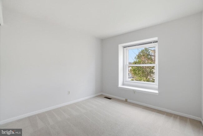 Building Photo - 9713 Waterline Dr