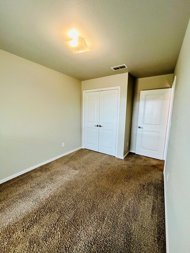 Building Photo - Bell Farms - 14411