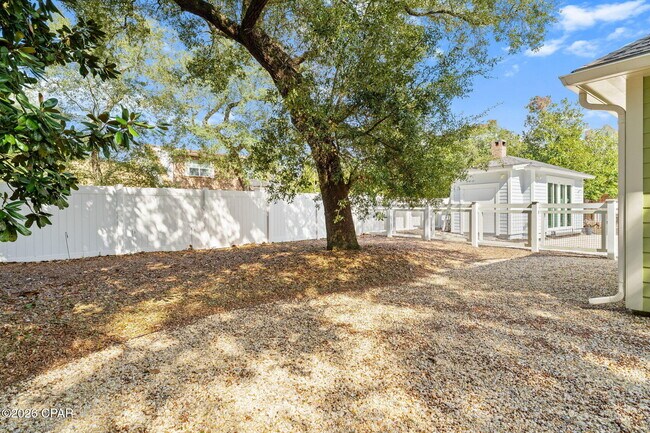 Building Photo - 3816 Mariner Dr