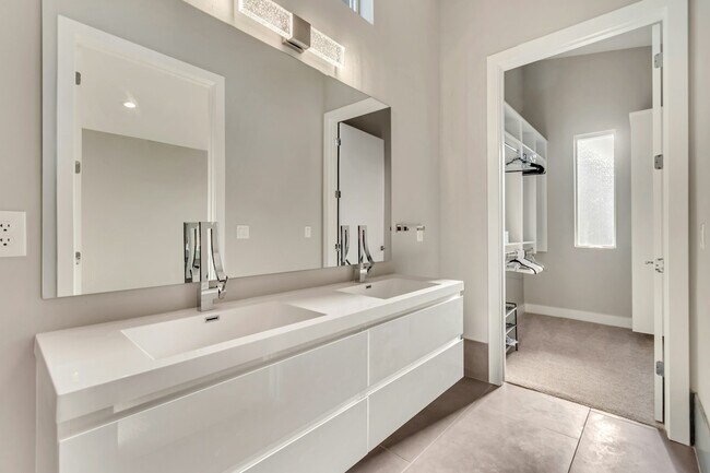 Building Photo - 7033 S 300 E