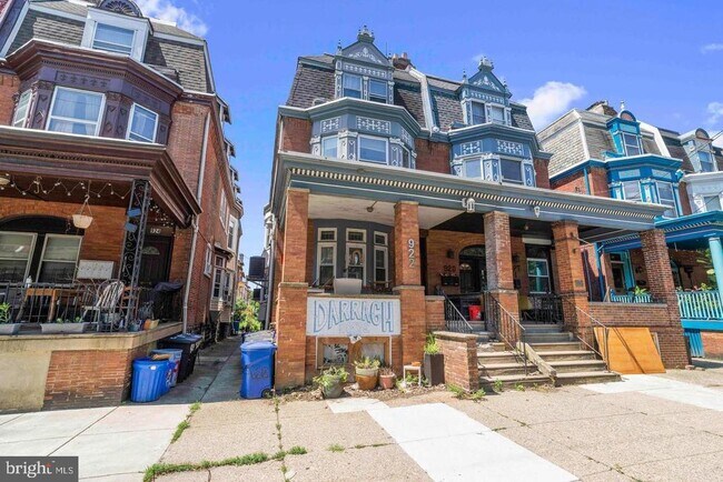 Building Photo - 922 S 49th St