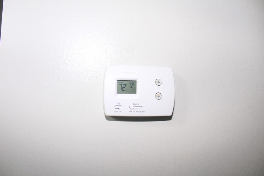 Thermostat - 1049 Stones Throw Dr NW