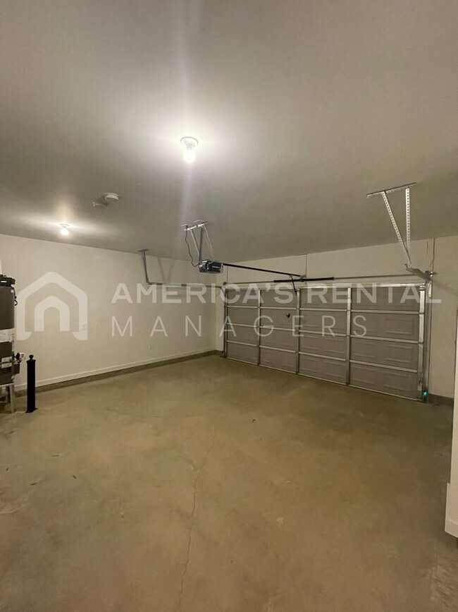 Building Photo - 2116 Ellsworth Loop Rd