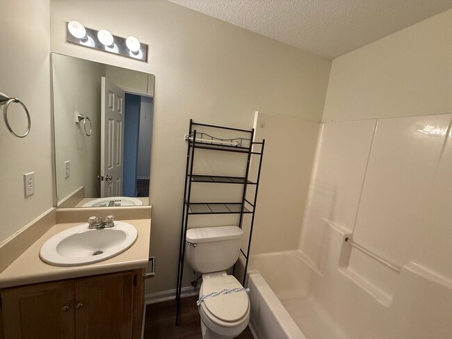 Building Photo - 6-4 Pintail Ct