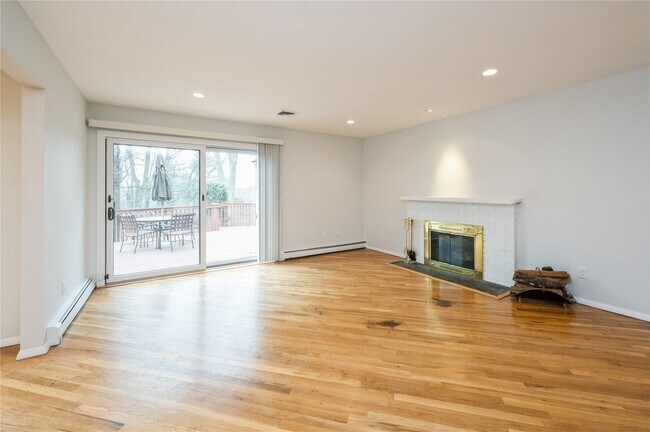 Building Photo - 99 Brush Hollow Close