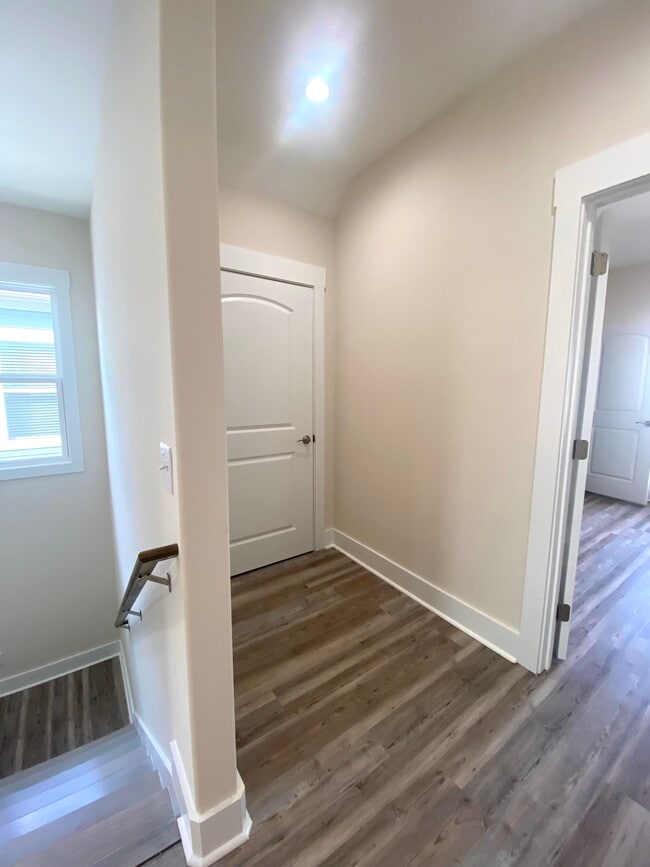 Building Photo - 137 Marblehead Dr