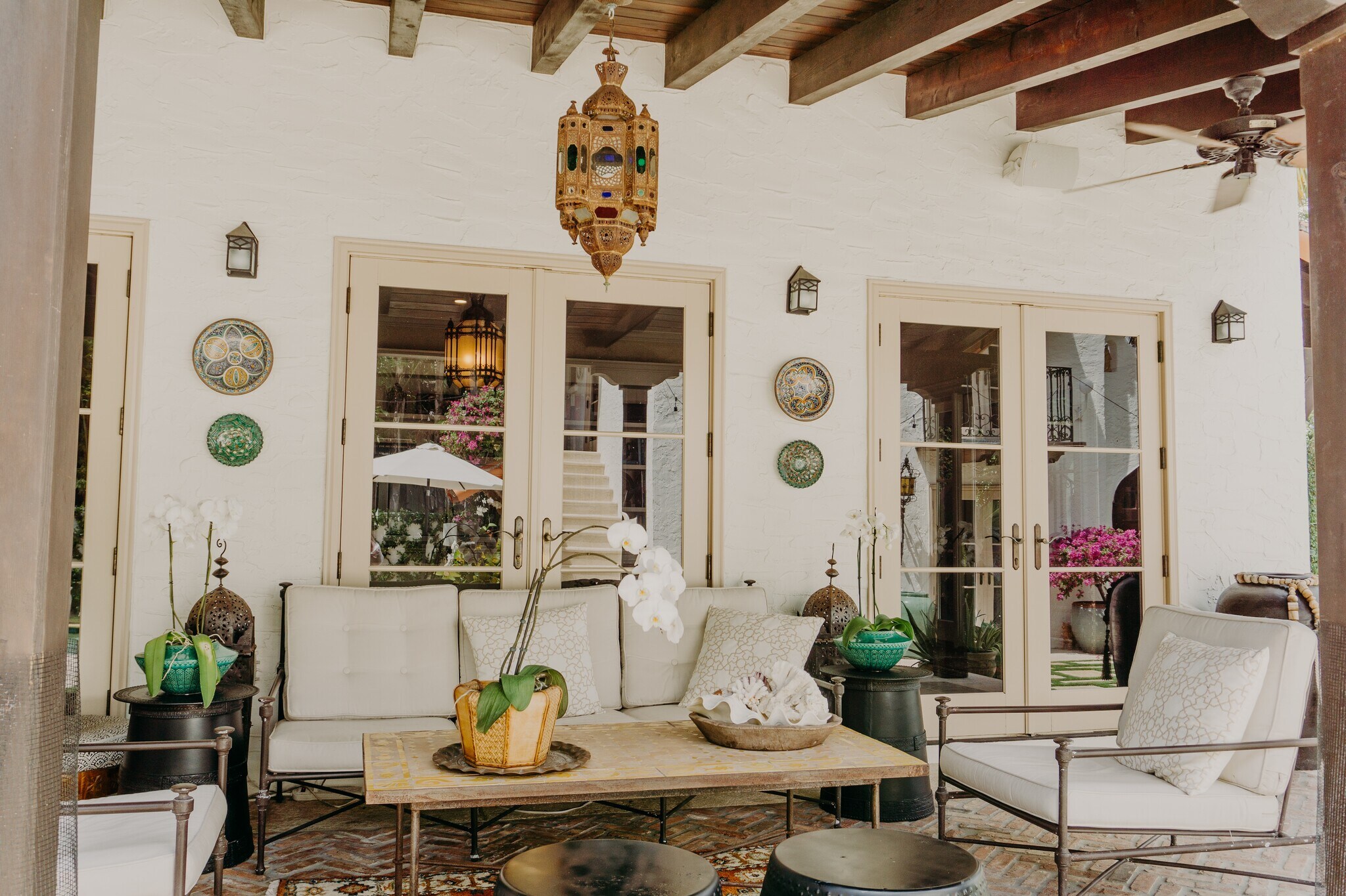 Covered loggia - 213 E Lakewood Rd