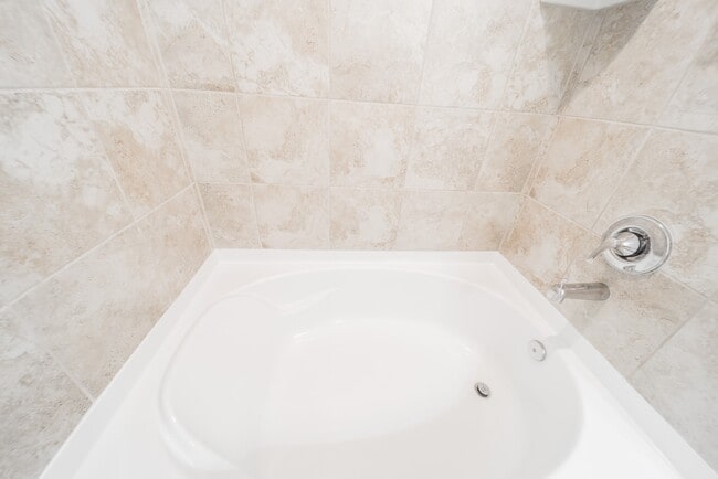 Building Photo - 27618 Mesabe Dr