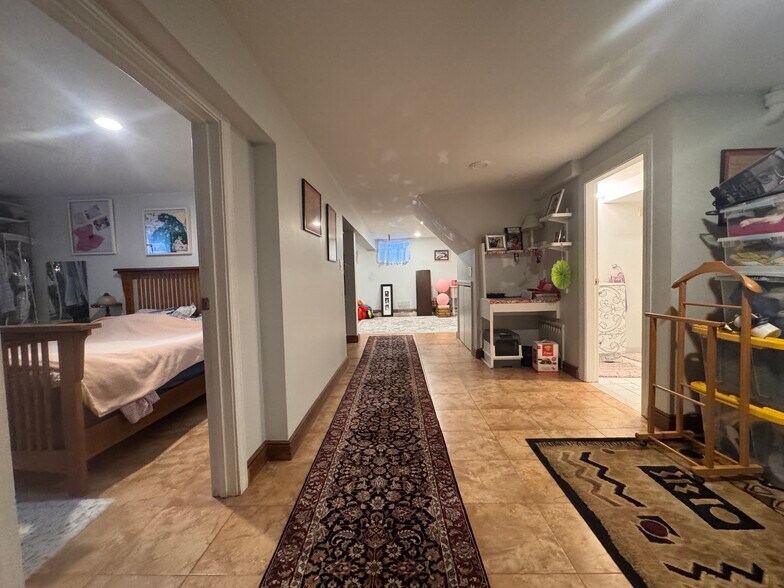 Building Photo - 10 Webster St