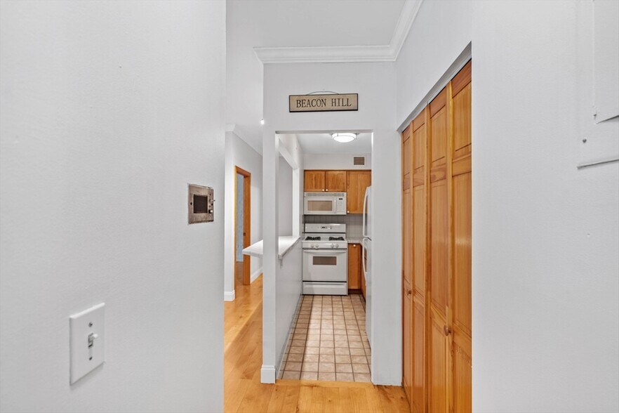 Building Photo - 27 Bowdoin St