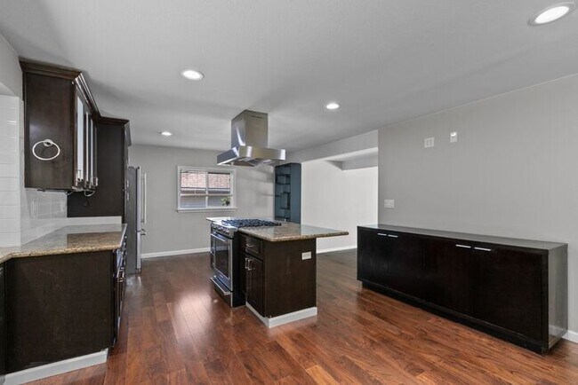 Building Photo - Air Conditioned Urban Retreat in Whispering Pines
