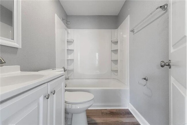 Building Photo - 312 E Brainerd St